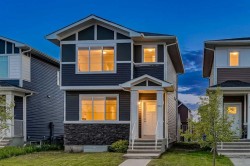 204 Chelsea Manor  Chestermere, AB T1X 2P5