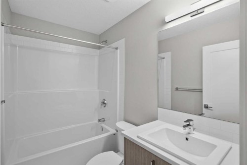 204 Chelsea Manor, Chestermere, AB 