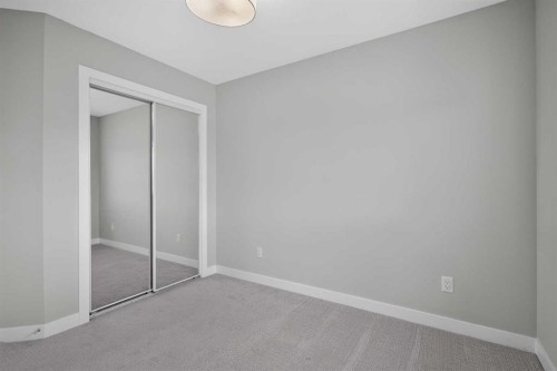 204 Chelsea Manor, Chestermere, AB 