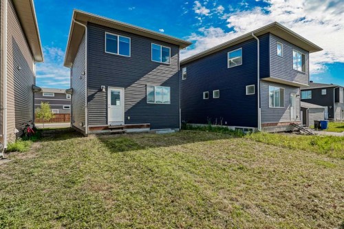 204 Chelsea Manor, Chestermere, AB 