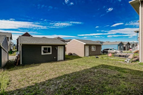 204 Chelsea Manor, Chestermere, AB 