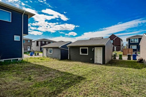 204 Chelsea Manor, Chestermere, AB 