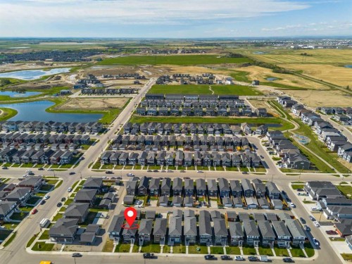 204 Chelsea Manor, Chestermere, AB 