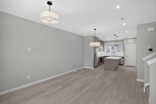204 Chelsea Manor, Chestermere, AB 