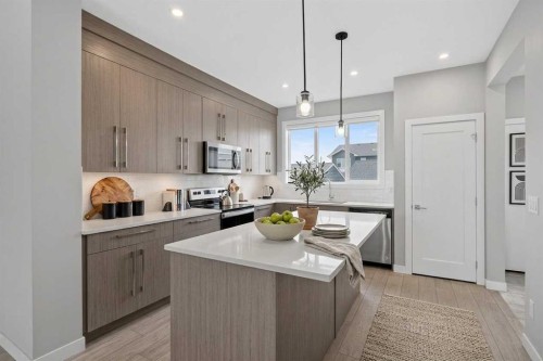 204 Chelsea Manor, Chestermere, AB 