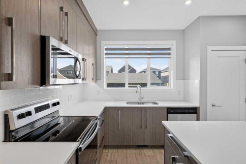 204 Chelsea Manor, Chestermere, AB 