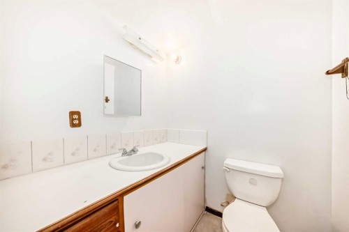 4218 38 Street Ne, Calgary, AB 