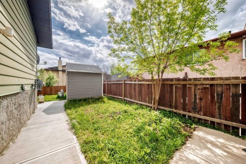 4218 38 Street Ne, Calgary, AB 