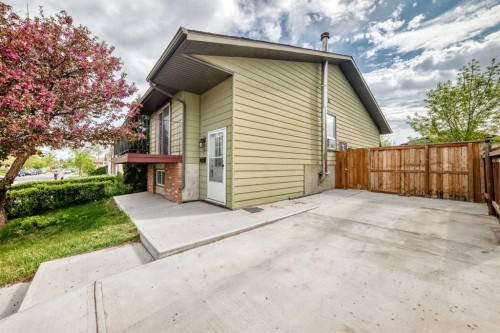 4218 38 Street Ne, Calgary, AB 