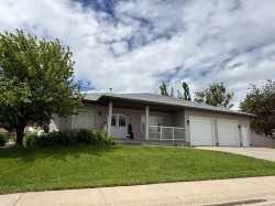 201 Aspen Way Vulcan, AB T0L 2B0