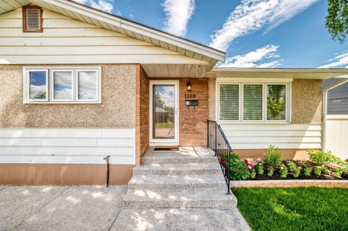 1208 Mackid Road Ne, Calgary, AB 