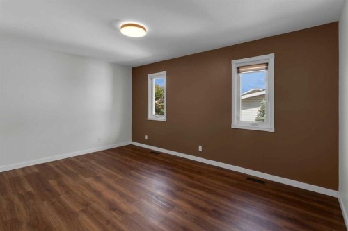 18 West Mcmanus Road, Cochrane, AB 