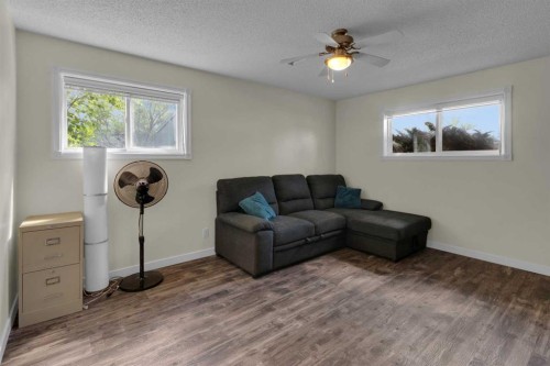 18 West Mcmanus Road, Cochrane, AB 