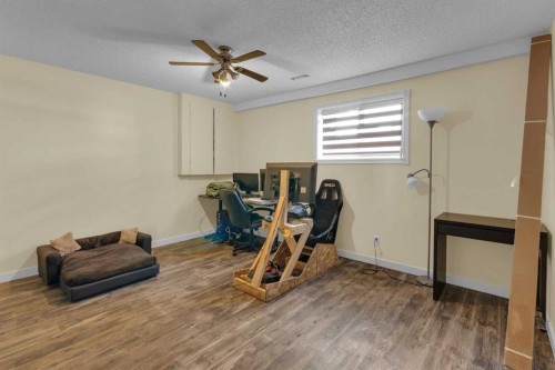 18 West Mcmanus Road, Cochrane, AB 
