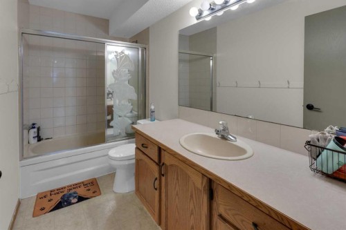 18 West Mcmanus Road, Cochrane, AB 