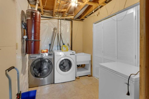 18 West Mcmanus Road, Cochrane, AB 
