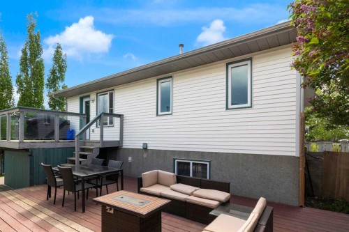 18 West Mcmanus Road, Cochrane, AB 