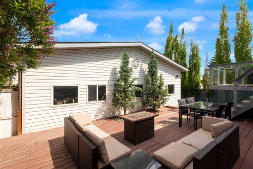18 West Mcmanus Road, Cochrane, AB 