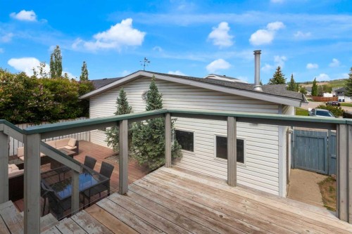 18 West Mcmanus Road, Cochrane, AB 
