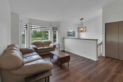 18 West Mcmanus Road, Cochrane, AB 