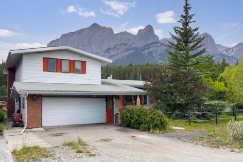 18 Macdonald Place, Canmore, AB 