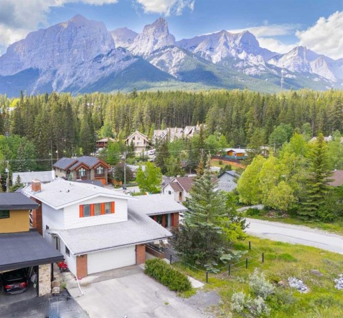 18 Macdonald Place, Canmore, AB 