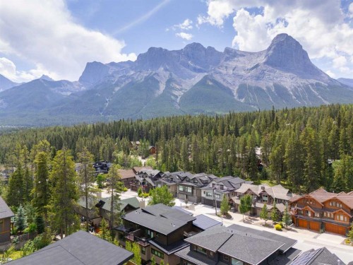 18 Macdonald Place, Canmore, AB 