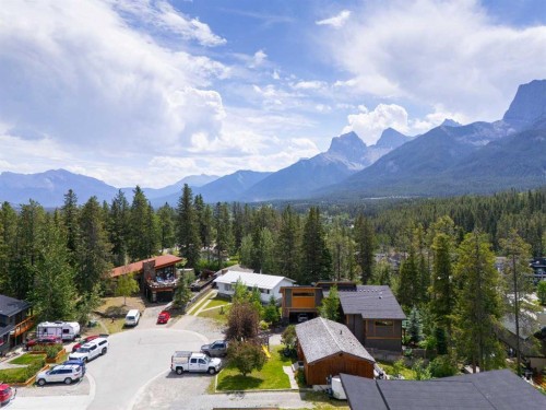 18 Macdonald Place, Canmore, AB 