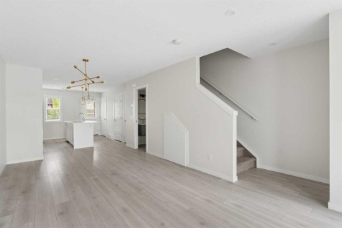 469 Cranbrook Square Se, Calgary, AB 