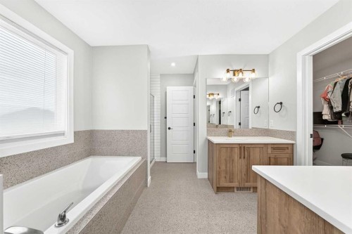 76 Shale Avenue, Cochrane, AB 