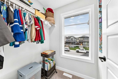 76 Shale Avenue, Cochrane, AB 