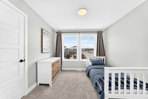 76 Shale Avenue, Cochrane, AB 