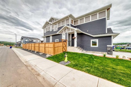 76 Shale Avenue, Cochrane, AB 