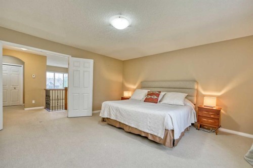 141 Royal Ridge Mount Nw, Calgary, AB 