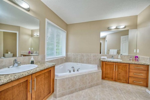 141 Royal Ridge Mount Nw, Calgary, AB 