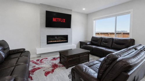 889 Corner Meadows Way Ne, Calgary, AB 