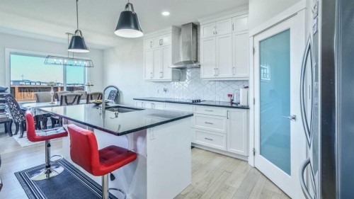 889 Corner Meadows Way Ne, Calgary, AB 