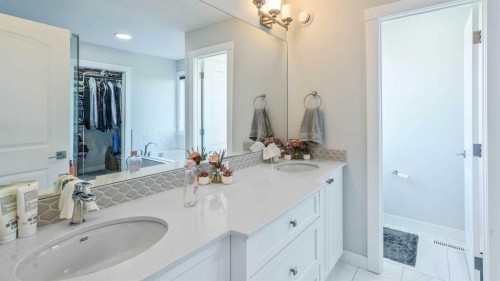 889 Corner Meadows Way Ne, Calgary, AB 