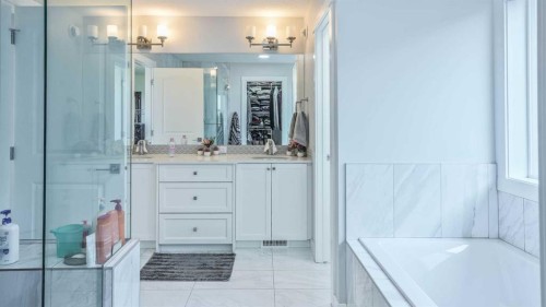 889 Corner Meadows Way Ne, Calgary, AB 