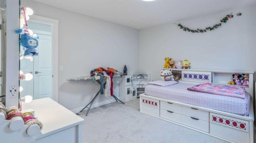 889 Corner Meadows Way Ne, Calgary, AB 