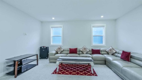 889 Corner Meadows Way Ne, Calgary, AB 