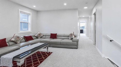 889 Corner Meadows Way Ne, Calgary, AB 