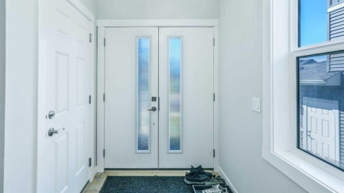 889 Corner Meadows Way Ne, Calgary, AB 