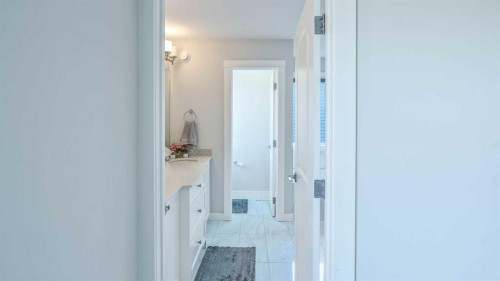 889 Corner Meadows Way Ne, Calgary, AB 