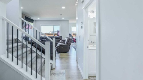 889 Corner Meadows Way Ne, Calgary, AB 
