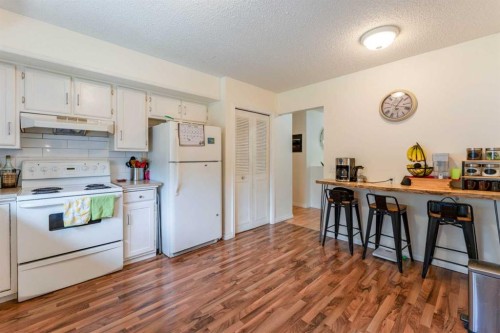 9611 24 Street Sw, Calgary, AB 