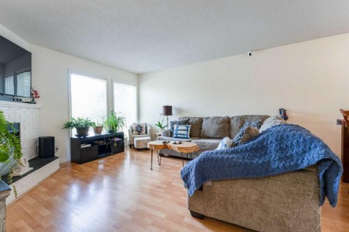 9611 24 Street Sw, Calgary, AB 