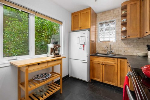 2521 16A Street Nw, Calgary, AB 