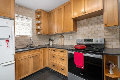 2521 16A Street Nw, Calgary, AB 