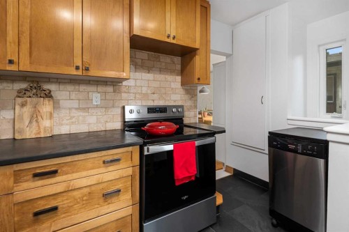 2521 16A Street Nw, Calgary, AB 